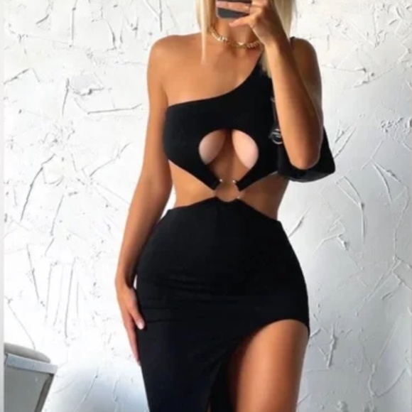 CAPRI MAXI DRESS BLACK - Outcast Exclusives - Picture 2 of 4